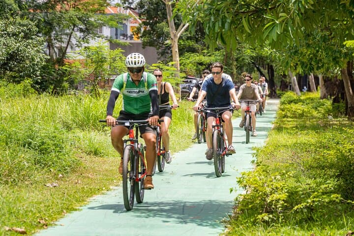 Siem Reap Morning City Bike Tour — Culture, Ceramics & Markets
