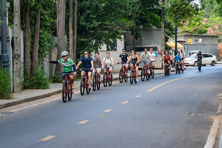 Siem Reap Morning City Bike Tour — Culture, Ceramics & Markets photo 3