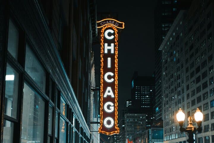 Chicago Mobs and Haunts Walking Tour: Ghosts, Gangsters & Loop Secrets photo 4