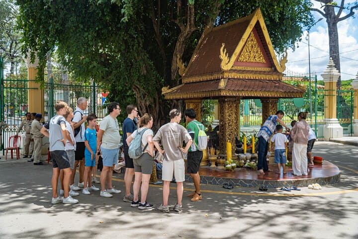 Siem Reap Morning City Bike Tour — Culture, Ceramics & Markets photo 5