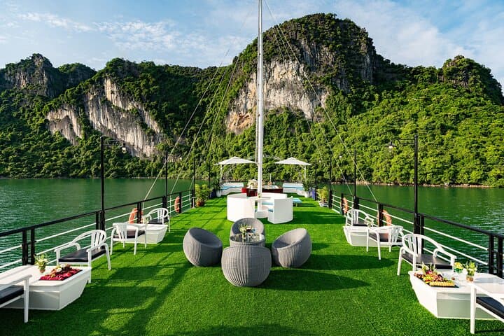 Halong Bay Luxury Day Cruise: Buffet, Sunset Party & Jacuzzi from Hanoi photo 5