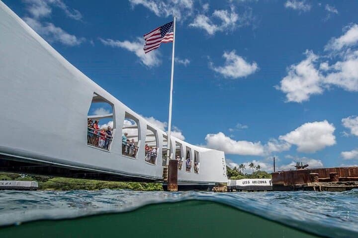 Visiting the USS Arizona Memorial: Complete Pearl Harbor Guide from Waikiki