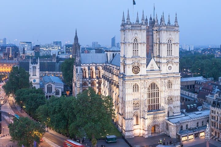 London Calling: Palaces, Parks, Docks and Clocks Walking Tour photo 4