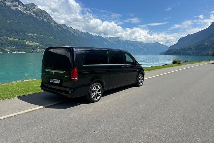 Private Lauterbrunnen, Grindelwald & Interlaken Day Tour with Local Driver