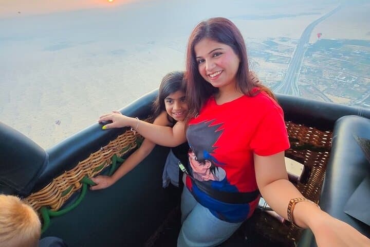 Dubai Sunrise Hot Air Balloon Flight from Abu Dhabi: Desert Float & Bedouin Breakfast photo 3