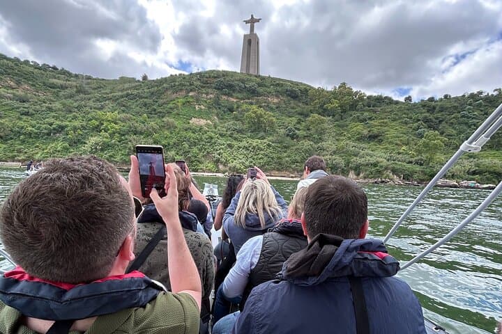 Speedboat Along the Tagus: Lisbon Landmarks, Sunset & Dolphins