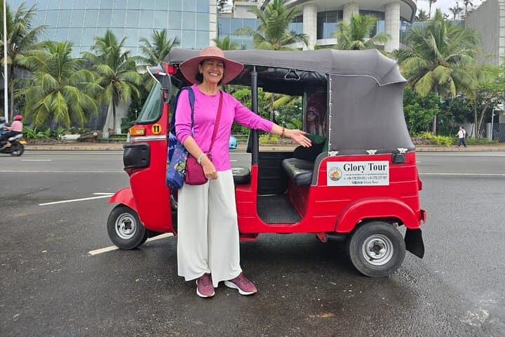 Colombo Tuk-Tuk Heritage & Culture City Tour — Galle Face to Pettah Market photo 4
