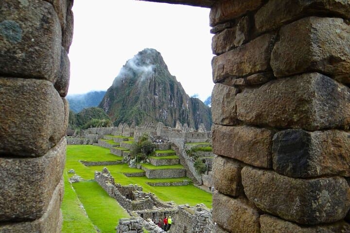 2-Day Machu Picchu Tour from Cusco: Train to Aguas Calientes & Guided Visit