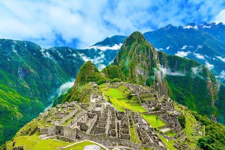 Short Inca Trail to Machu Picchu: 2-Day Hiking Tour & Sun Gate Sunrise photo 1