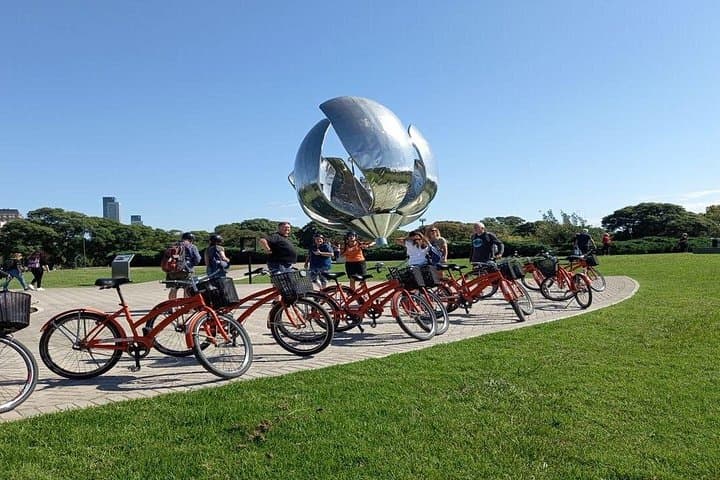 Buenos Aires Bike Tour: Recoleta, Palermo & Puerto Madero in 3 Hours photo 2