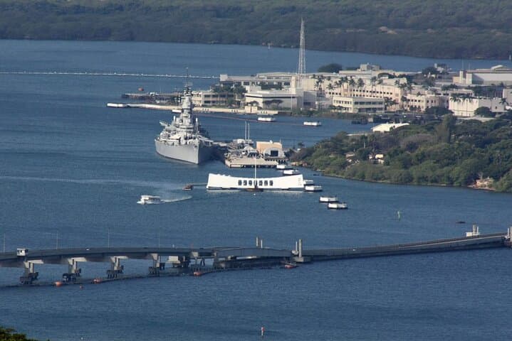 Waikiki to USS Arizona Memorial Shuttle — Pearl Harbor Visitor Guide photo 2