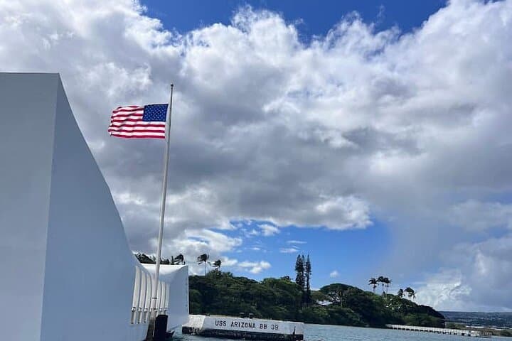 Waikiki to USS Arizona Memorial Shuttle — Pearl Harbor Visitor Guide photo 6