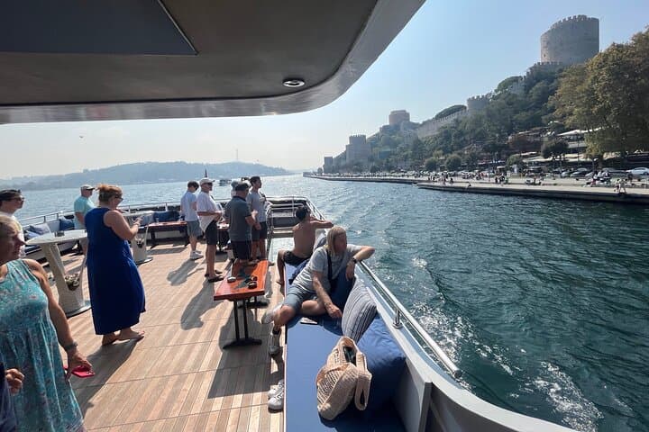 Istanbul Bosphorus Cruise with Asian-Side Küçüksu Palace & Rumeli Fortress photo 1