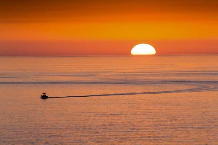Private Sunset Cruise in Naples: 2-Hour Gulf Evening Tour