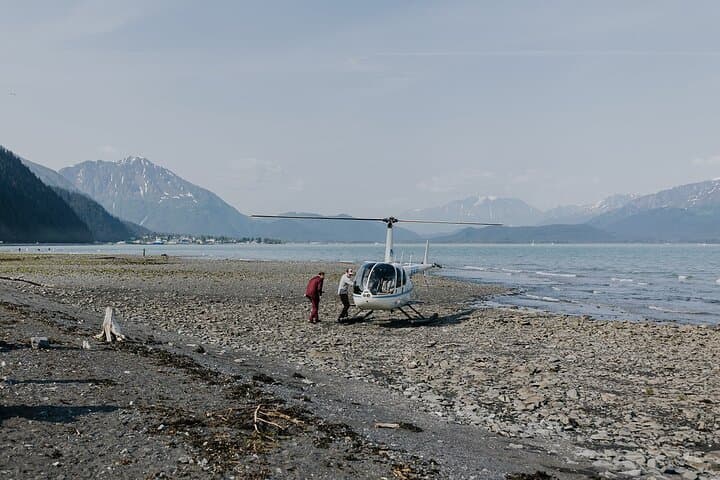 Bear Glacier Helicopter Tour and Beach Landing — Seward Kenai Fjords photo 4