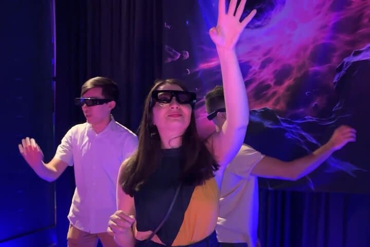 Verse Immersive Holographic Theater Chicago: Augmented Reality Experience at Block 37 photo 3