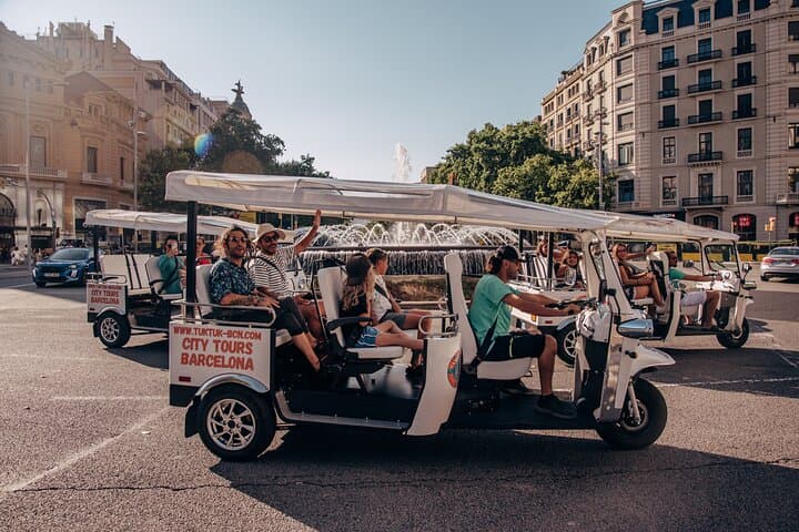 Open-Air Tuk-Tuk Tour of Barcelona — Sagrada Família, Montjuïc & Barceloneta photo 3