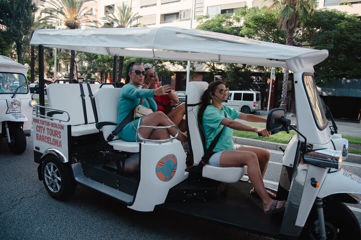 Open-Air Tuk-Tuk Tour of Barcelona — Sagrada Família, Montjuïc & Barceloneta photo 6