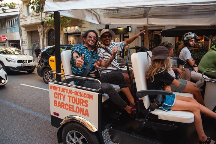 Private Electric Tuk‑Tuk Tour of Barcelona — 2-Hour Highlights from Sagrada Família photo 3