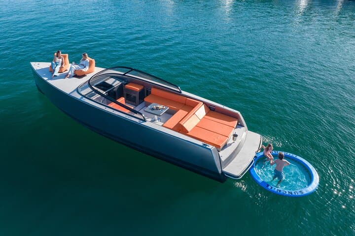 Private 4-Hour Emerald Bay Yacht Cruise from Newport Beach photo 2