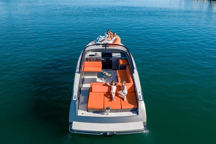 Private 4-Hour Emerald Bay Yacht Cruise from Newport Beach