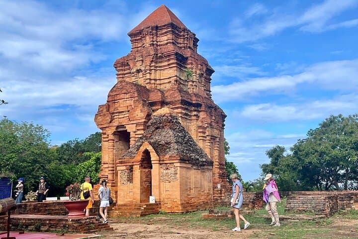 Mui Ne Day Tour: Phan Thiet City, Po Shanu Tower & Ta Cu Mountain photo 6