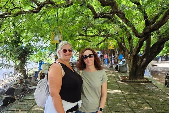 Enchanting Kerala Tea Estate, Spice Plantation & Backwater Tour