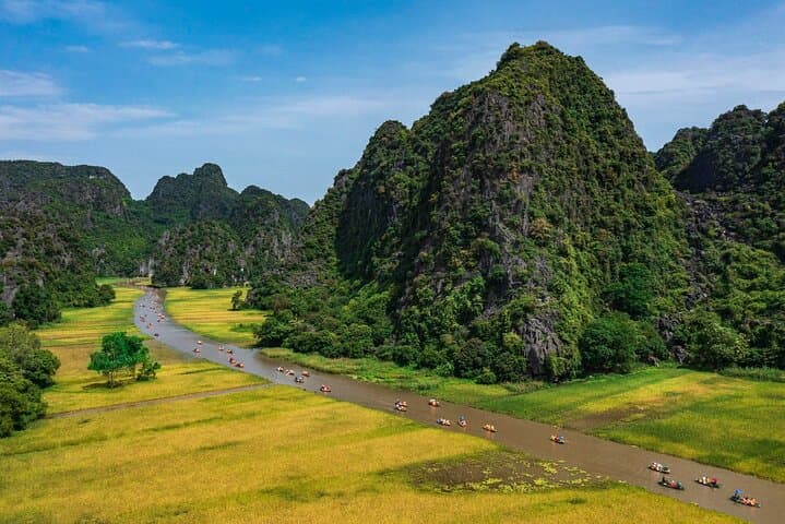 Ninh Binh Full Day: Mua Cave Hike, Tam Coc Sampan & Hoa Lu History photo 2