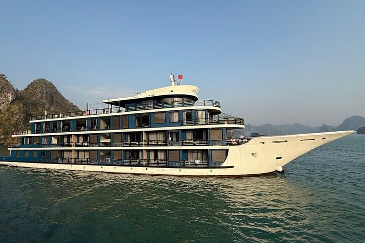 Doris Cruise: 3-Day Halong & Lan Ha Bay Cruise with Balcony from Hanoi