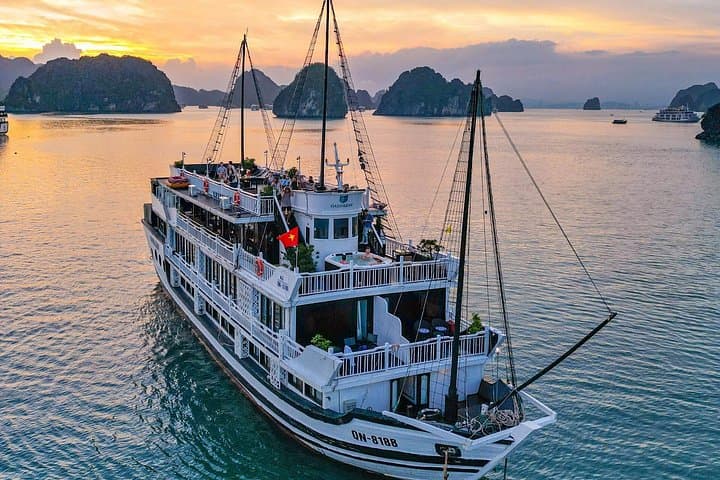 Oasis Bay Party Cruise: 2-Day Halong Bay Overnight from Hanoi photo 5