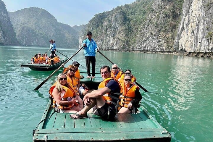 Dora Cruise Halong & Lan Ha Bay 3D/2N — Tai Chi, Kayaks & Viet Hai Village photo 3