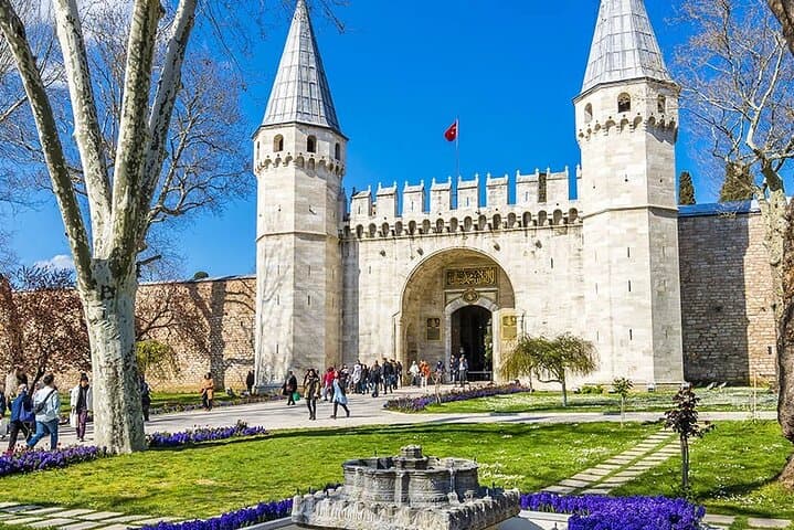 Morning Bosphorus Cruise and Topkapi Palace Afternoon Tour — Istanbul One-Day photo 2