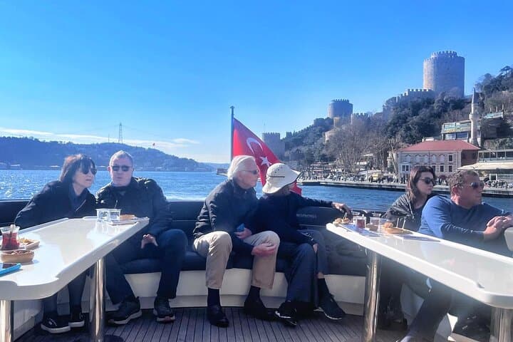 Morning Bosphorus Cruise and Topkapi Palace Afternoon Tour — Istanbul One-Day photo 4