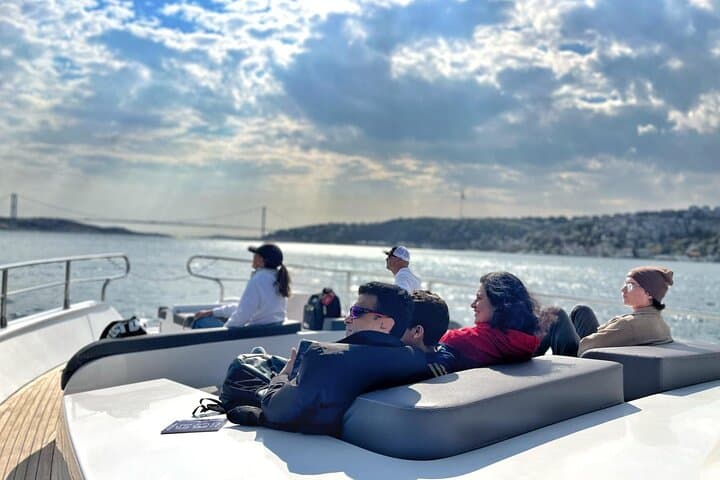 Morning Bosphorus Cruise and Topkapi Palace Afternoon Tour — Istanbul One-Day photo 5