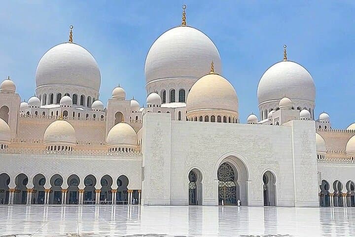 Abu Dhabi Exclusive City Tour: Capital Majesty Private Full-Day Experience photo 5