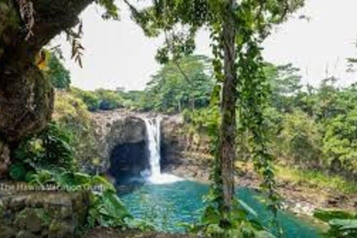 Exploring Hawaii’s Big Island: Volcanoes, Waterfalls, and Black Sand Beaches in One Day photo 6
