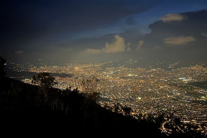 Hidden Balcones: Crossing Medellín's Communes to Arví Park's Best Viewpoint photo 4
