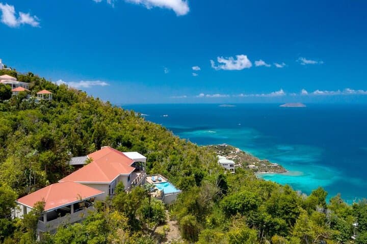 St. Thomas Private Scenic Views Tour: Drake's Seat, Mountain Top & Magens Bay