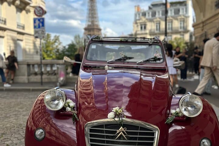 Paris by 2CV: Secret Montmartre Circuit in 2 Hours photo 3