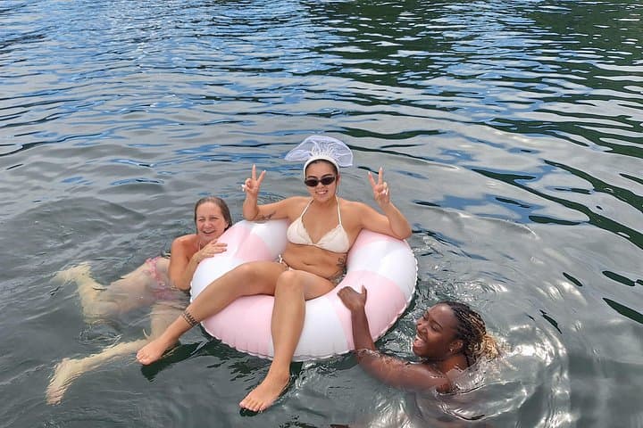 Private 3‑Hour Boat Tour of Lake Como Villas and Scenic Views photo 3