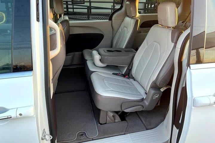 Orlando Car Rental: Flexible Private Vehicle for Theme Park and Central Florida Access photo 3