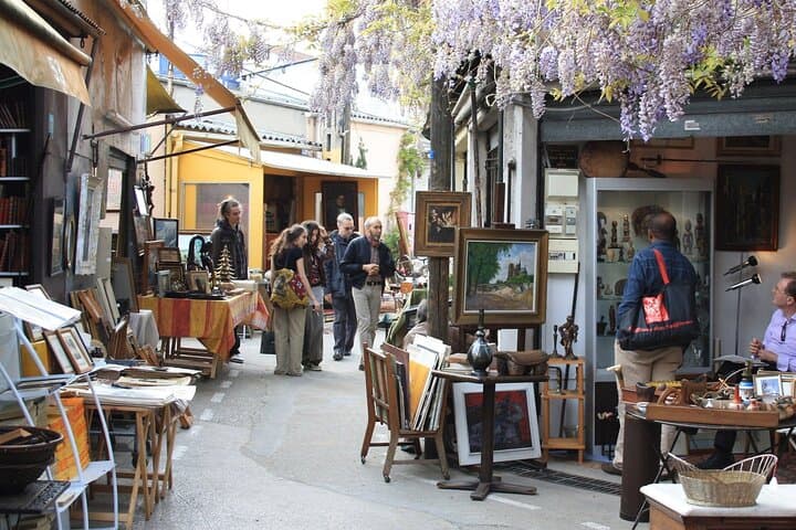 Private Flea Market Tour at Les Puces de Saint-Ouen — Expert Antique Hunting in Paris