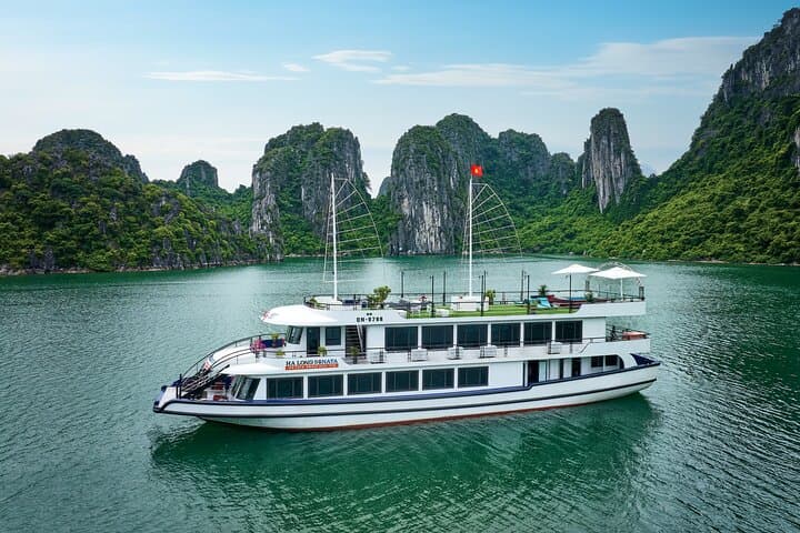 Halong Bay Luxury Day Cruise: Kayaking, Jacuzzi & Buffet from Tuan Chau