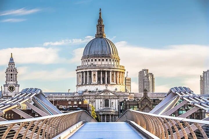 Explore Westminster Abbey & St. Paul's Cathedral: Flexible Audio-Guide Tickets in London