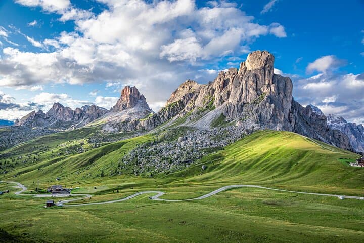 Day Trip to the Dolomites from Venice: Lake Misurina, Tre Cime & Cortina photo 2