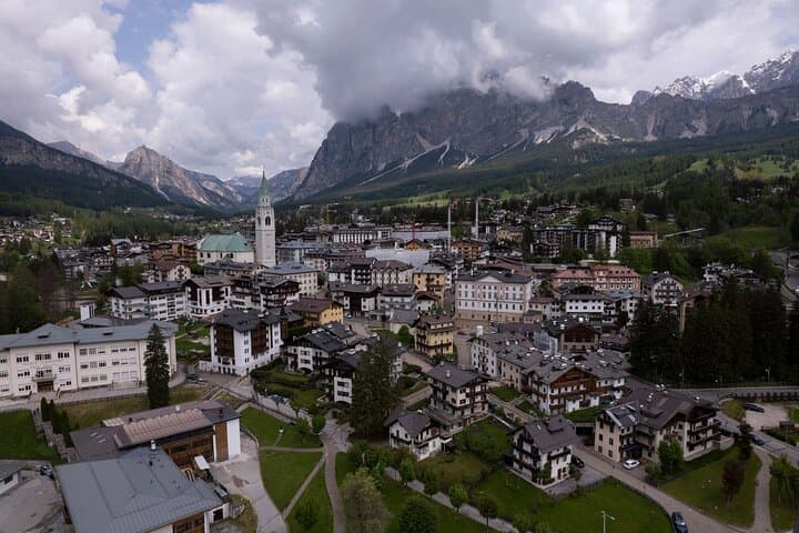 Day Trip to the Dolomites from Venice: Lake Misurina, Tre Cime & Cortina photo 3