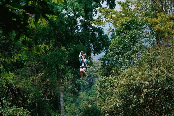 zipline-caves-and-blue-lagoon-vang-vieng-jungle-day-tour