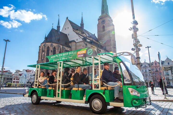 Pilsen Beer Bus: 60-Minute Small-Group Brewery Tour with Four Pilsners