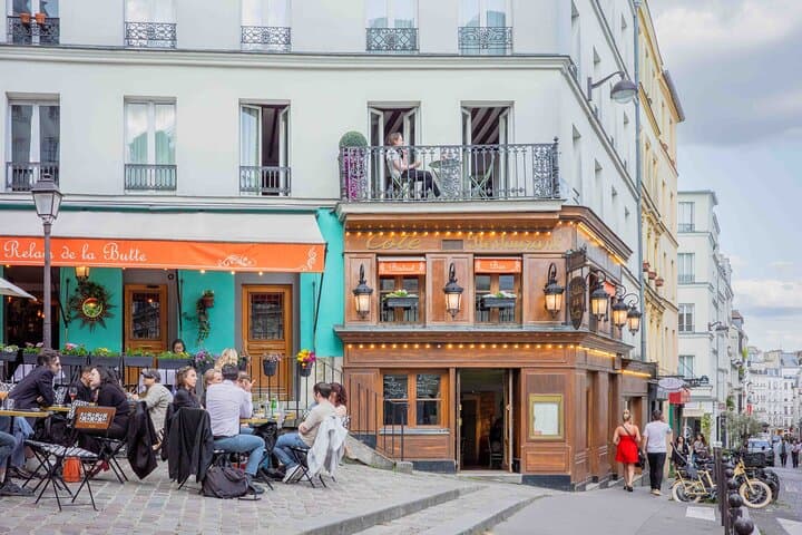Montmartre Walking Tour: Sacré-Cœur Views, Hidden Gems & Local Stories photo 6