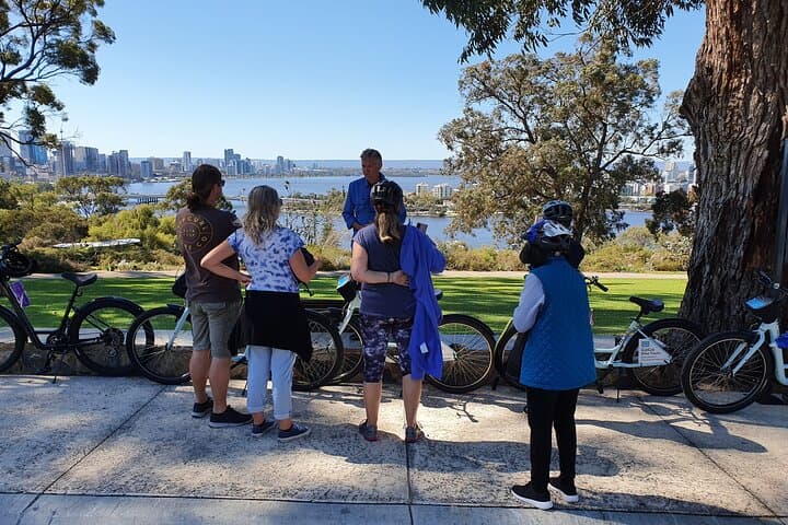 Pedals & Petals: Guided Wildflower Bike Tour in Kings Park, Perth photo 3
